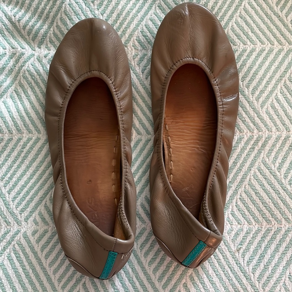 Tieks Tan Leather Flats Classic Comfort Design